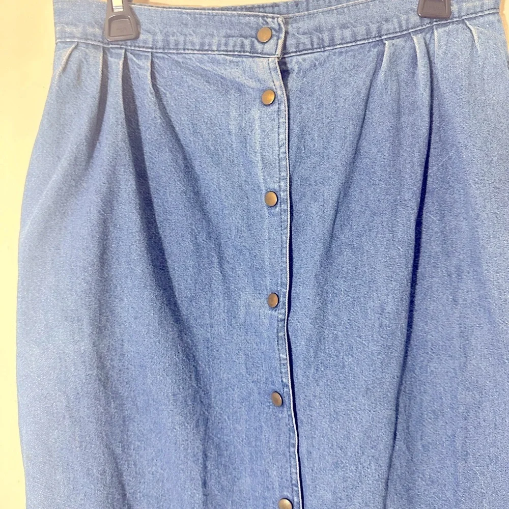 Vintage denim button down high waisted pockets midi skirt size M